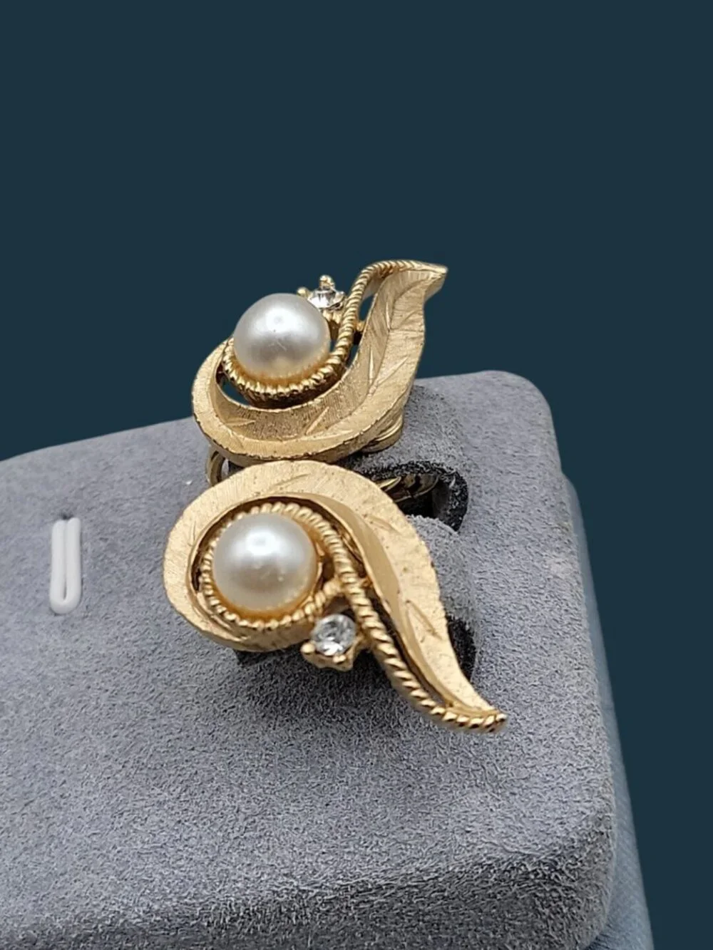 VTG Crown Trifari Faux Pearl Rhinestone Gold-Tone Clip-On Leaf Earrings 1960s